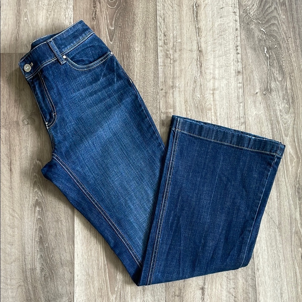 WHBM Blanc Flare Mid Rise Medium Wash Jeans 6S